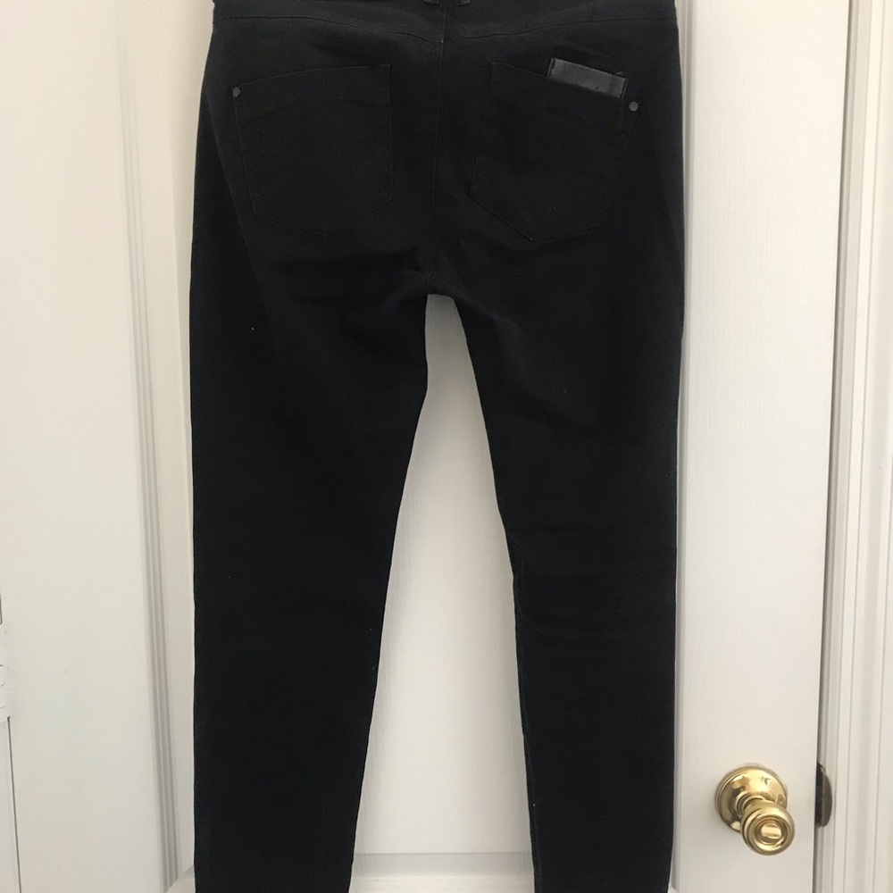 CAMAÏEU LEATHER DETAIL JEANS - Picture 8 of 8